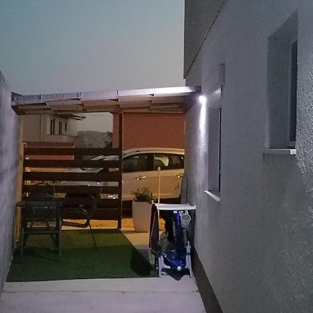 Apartman Lidija Dinjiška 외부 사진