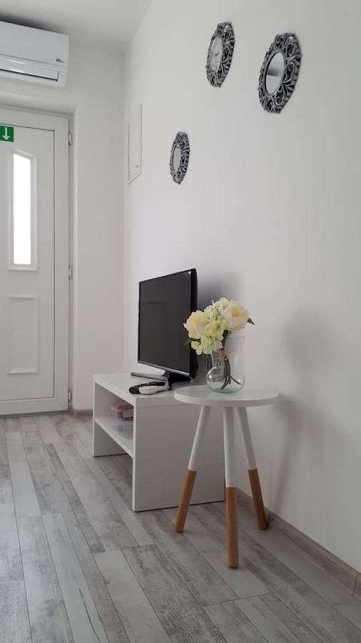 Apartman Lidija Dinjiška 외부 사진