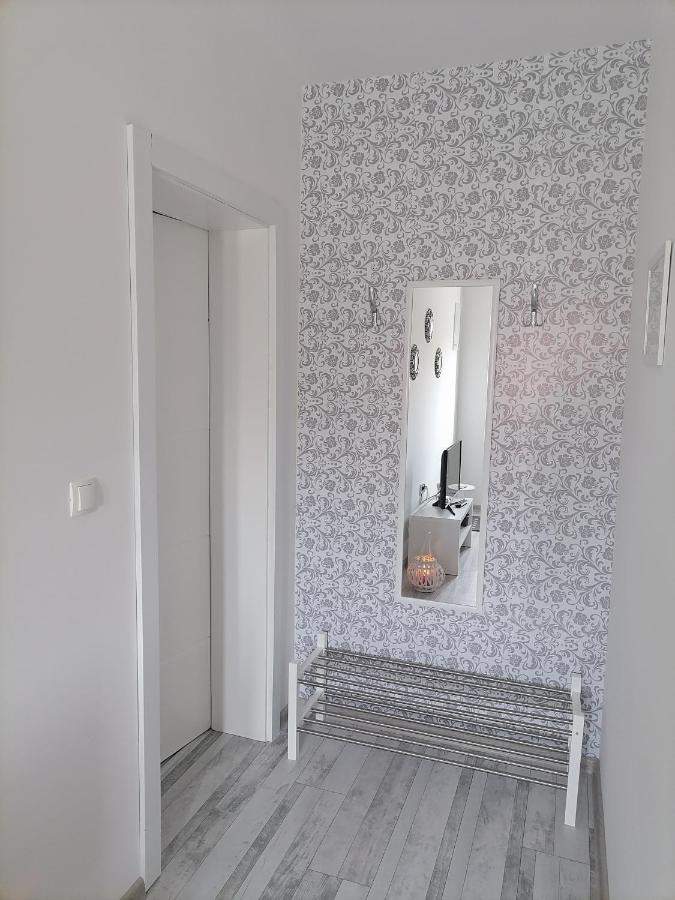 Apartman Lidija Dinjiška 외부 사진